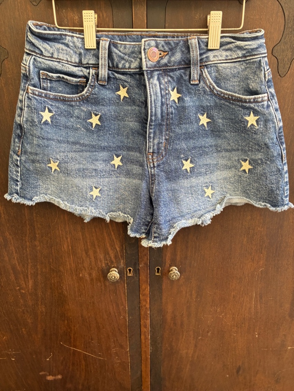 SO Blue Denim Star Embellished Jean SHR Cutoff Shorts Sz 5 27 W